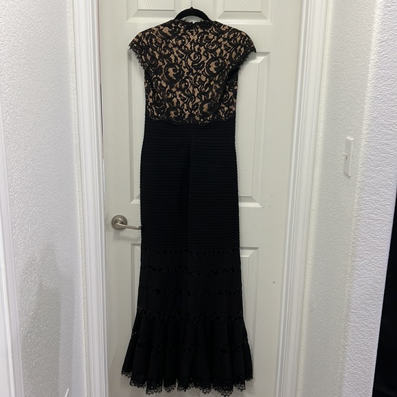 NWOT Tadashi Shoji Gown! - Picture 8 of 8